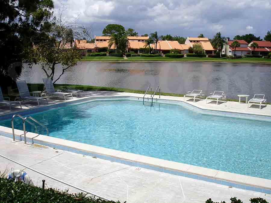 Las Vistas Villas Community Pool